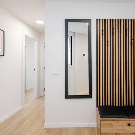 Modern 2 Bedroom Rooftop Pool + Gym Rdr328 מארבלה