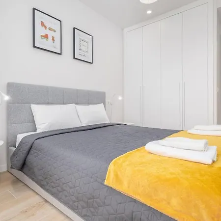 Modern 2 Bedroom Rooftop Pool + Gym Rdr328 * מארבלה